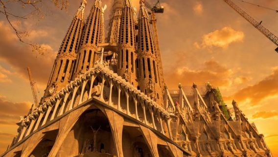 Barcelona: Sagrada Familia Skip-the-Line Guided Tour