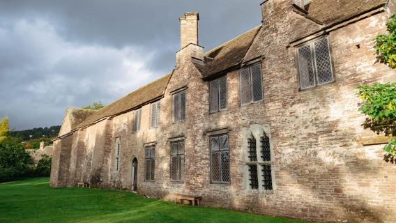 From Cardiff: Brecon Beacons, Hay-on-Wye, Medieval Heritage