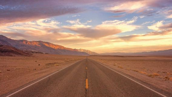 Las Vegas: One-way Tour from Los Angeles + Death Valley National Park Entry