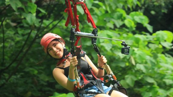 Experiencia de aventura de salto en la jungla en Hanuman World Montaña rusa Skywalk en Hanuman World