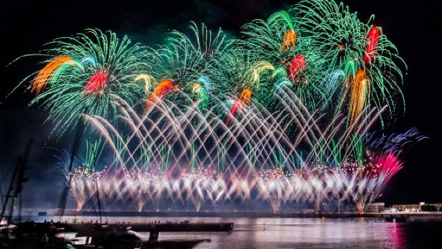 1-day tour to Atami Sea Fireworks and Hakone Shrine: seaside getaway from Tokyo