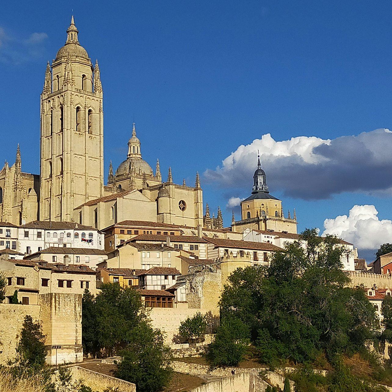 Segovia & Avila: Geführter Stadtrundgang ab Madrid