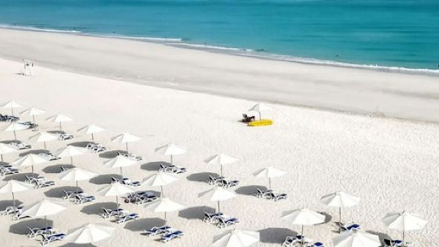 Saadiyat Mamsha Beach: Day Pass