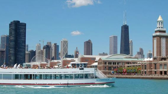 Chicago: 90-Minute Architecture Tour on the Lake & River