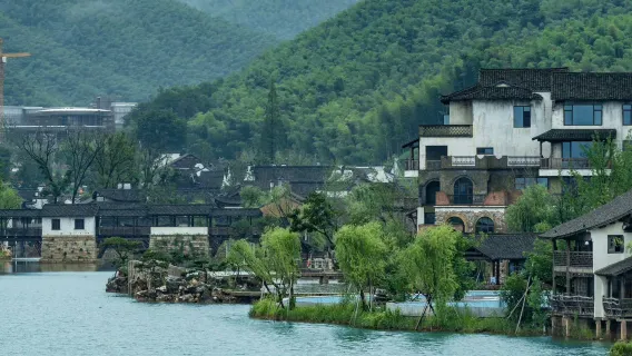 江蘇宜興：窯湖小鎮+竹海​​【包車｜私人訂製｜中英文導遊】C