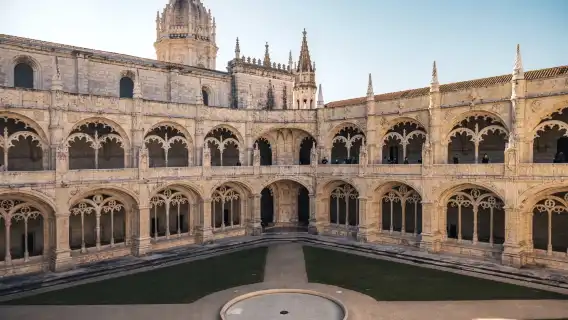 โปรตุเกส ลิสบอน + ปอร์โต + โบสถ์กระเบื้องเคลือบสีฟ้า + สถานีรถไฟเซาเบงโต