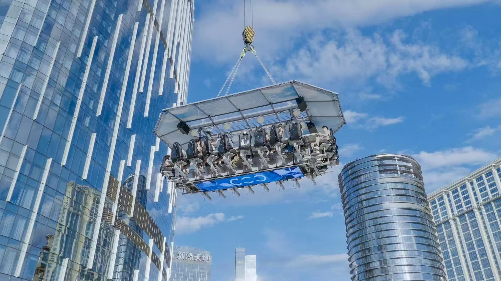 [New Year Limited-Time 65% Off] Macau's Sky-High Suspension View Restaurant: Dinner In The Sky Lunch Package