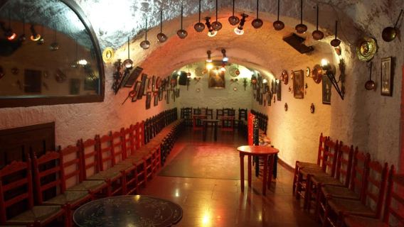 Granada: Pertunjukan Flamenco Gua Sacromonte dengan Makan Malam
