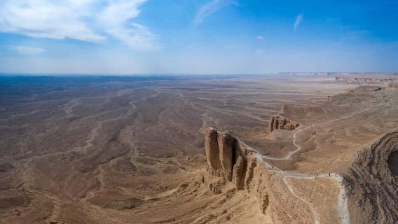 Riyadh, ai confini del mondo e visita alla Bat Cave in autobus