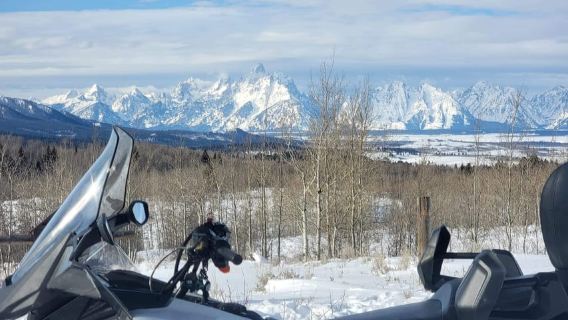 Jackson Hole: Bridger-Teton Guided Snowmobile Tour