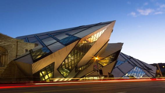 Museum Royal Ontario Diungkap: Tur Berpemandu Melalui Sejarah