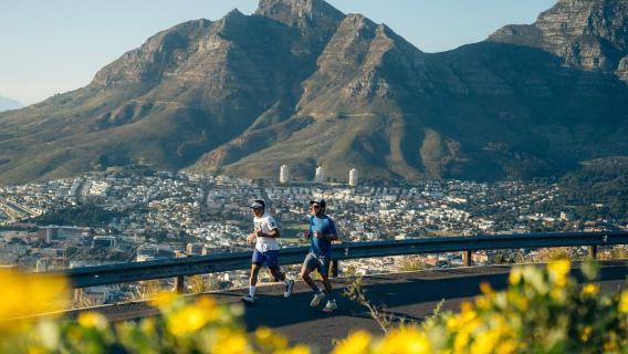 ガイド付きサンライズアドベンチャートレイルランテーブルマウンテン、ケープタウン