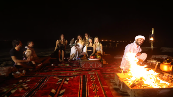 Dubai: Kamelreiten + Show + Sternebeobachtung inklusive Transfer|Mahlzeiten inklusive|Übernachtung im Wüstencamp