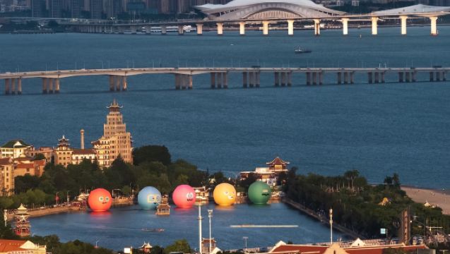 [English/Korean Guide] Xiamen 1-day Tour: The Jimei School Village + Miles Long Dike + Overwater Bicycle Lane