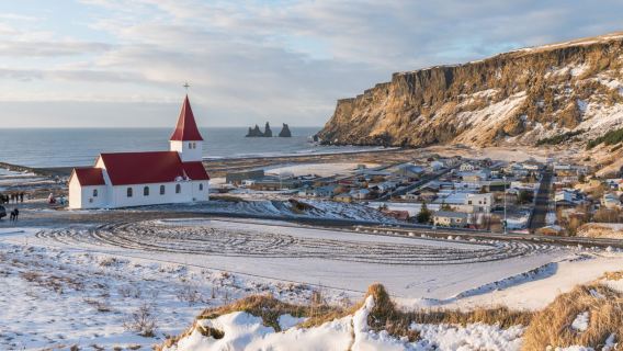 Chinesische Gruppenreise: Tagesausflug zum Südufer des Gletschersees Jökulsárlón mit Diamantstrand und optionaler Bootsfahrt auf dem Gletschersee sowie Besuch des Städtchens Vik