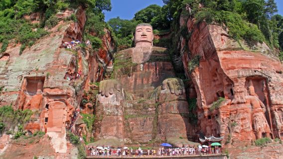 Tour giornaliero da Chengdu con crociera al Buddha gigante di Leshan e visita all'antica città di Huanglongxi