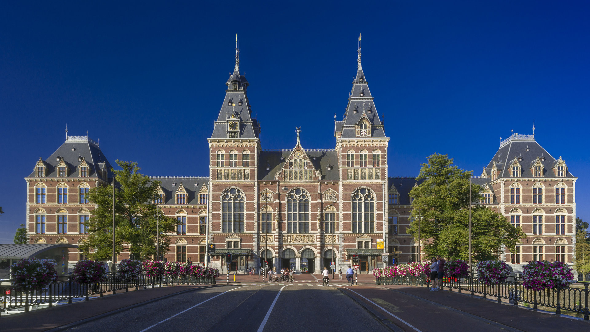 Royal Palace + Anne Frank House + Rijksmuseum + Canals of Amsterdam 1-day tour