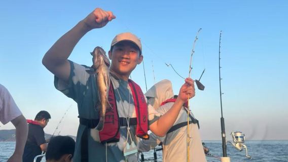 [Dalian] Courtyard Yacht & Segelboot Club (Yacht-Sightseeing + Hochseeangeln + Neue maritime Erlebnisse entdecken)