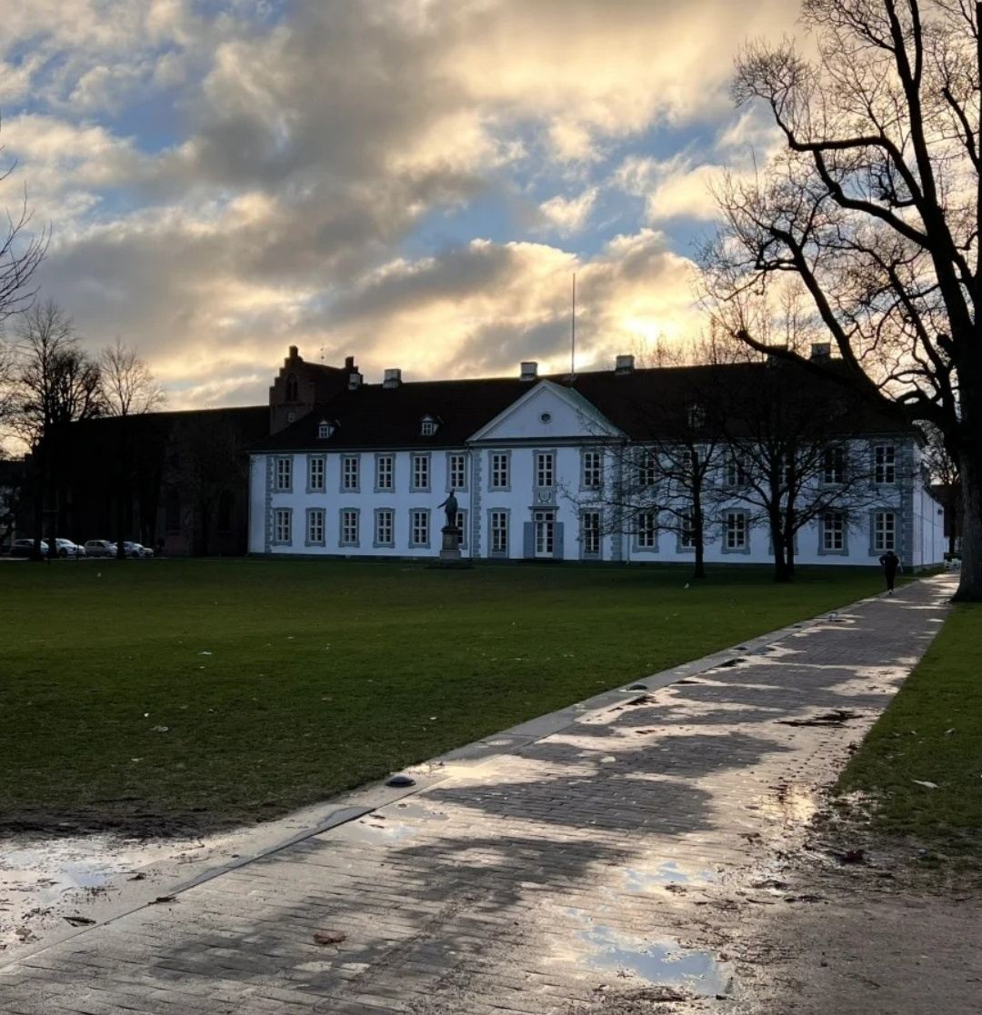 丹麥哥本哈根來回-歐登塞-安徒生童話故鄉親子線-包車-精選
