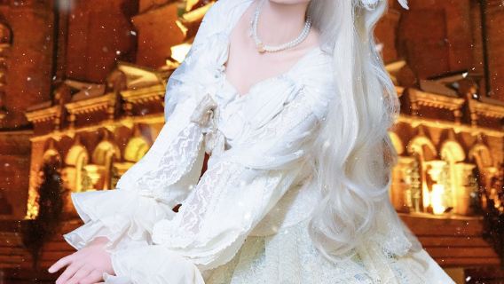 Trip Moments at Saint Sophia Cathedral in Harbin[Vintage CCD film effect + 1-on-1 professional makeup artist service + 1-on-1 premium photographer shooting]