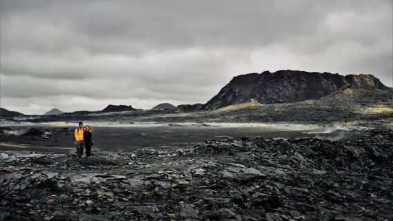ทัวร์เดินป่าภูเขาไฟฟากลาดัลและมัลลาร์ดาล ประเทศไอซ์แลนด์ (ซากปรักหักพังจากภูเขาไฟ/ ไกด์นำเที่ยว)