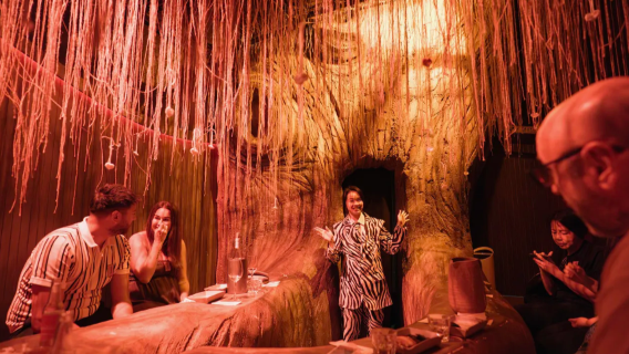 Singapore/Cena immersiva in un mondo assurdo - Esperienza unica e popolare, controlla la disponibilità prima di ordinare