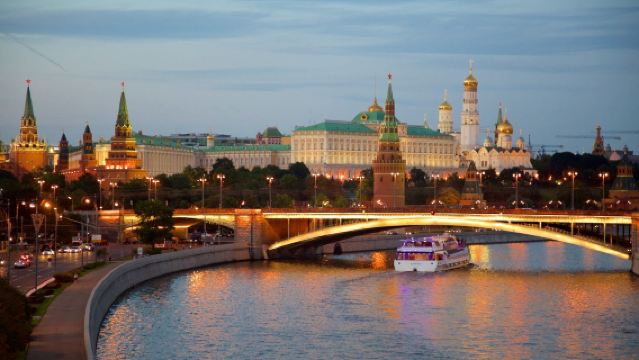 The Moscow Kremlin + State Historical Museum + Bolshoi Theatre + Moscow State University One-Day Tour