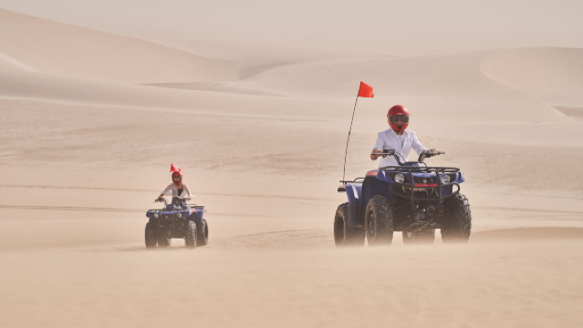 Tour giornaliero di sabbiatura nel deserto e moto nel deserto a Doha, Qatar [include trasferimento gratuito]