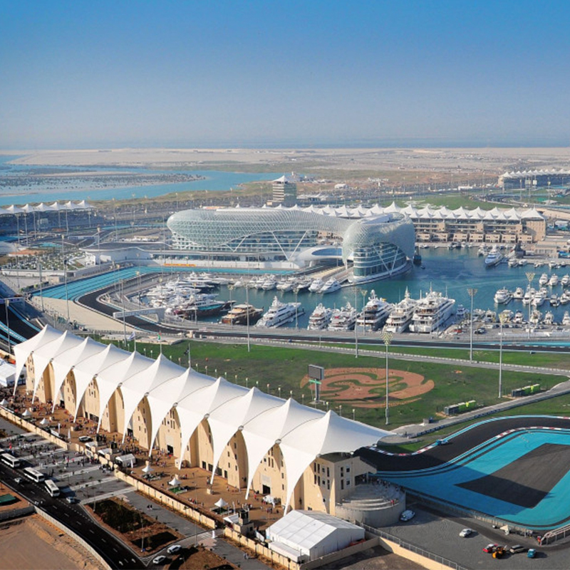 Rasakan pesona sirkuit F1 di Yas Marina Circuit