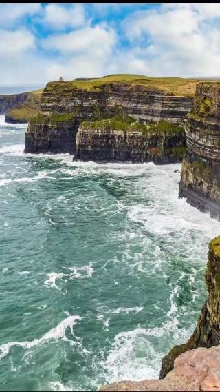 Dublin round-trip | 1-day tour to Cliffs of Moher + Burren National Park with Chinese private charter