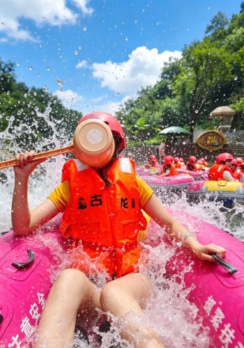 Qingyuan Gu Long Xia drifting 1-day tour from Guangzhou, Shenzhen or Dongguan with daily departures and multiple package options