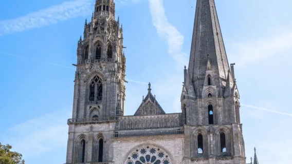 Lawatan sewa peribadi Paris - Katedral Chartres + Kaca berwarna, itinerari boleh dilaras