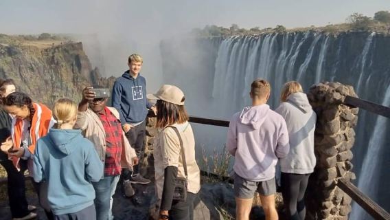 Victoria Falls: Guided Tour with Devil's Pool Viewpoint