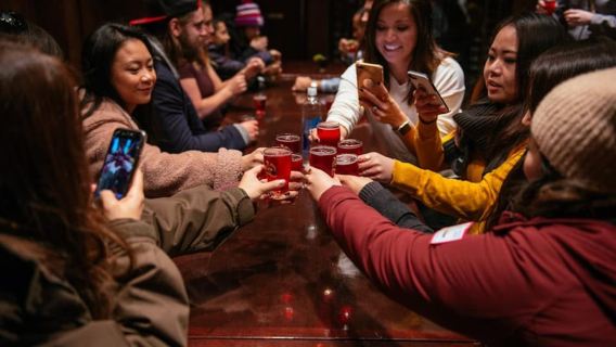 Vancouver: Gastown Historical Walking Food Tour