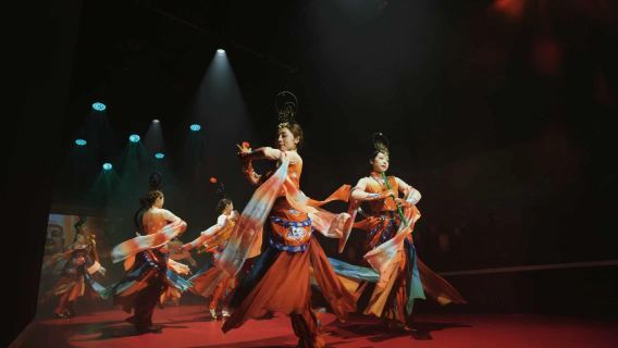 Datong | Banquet impérial des Wei du Nord - Expérience immersive de festin royal (luxe absolu + musique et danses anciennes + festin impérial + expérience d'habillage en costume d'époque)