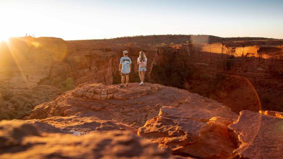 ทัวร์วันเดียว/ทัวร์หลายวัน ไปยังอูลูรูและหุบเขาคิงส์ในเขตปกครองนอร์เทิร์นเทร์ริทอรี ประเทศออสเตรเลีย / ไกด์ที่พูดภาษาอังกฤษ / รับที่รีสอร์ท / รวมอาหารเช้า