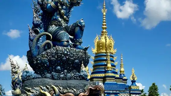 清萊三廟+愛麗絲餐廳：普通話導遊拼團一日遊