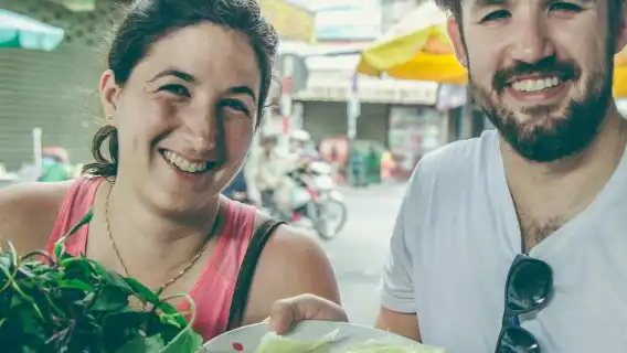 ทัวร์ชิมอาหารริมทางบนสกู๊ตเตอร์ในนครโฮจิมินห์