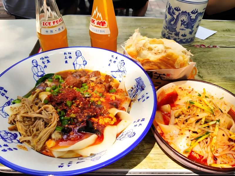 西安獨特城市漫步與美食之旅：灑金橋街、西安城牆、永興坊
