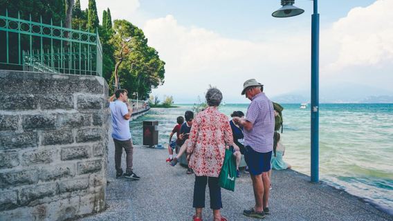 Sirmione: Đi bộ tham quan các điểm nổi bật của làng & Tour thuyền trên hồ Garda