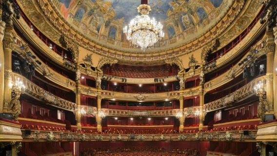 Tour privato a piedi dei palazzi e del Teatro Colon
