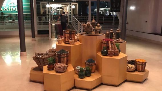 Cairo: Nile Maxim Luxurious Dinner Cruise with Dance Show