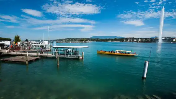 ジュネーブウォーク＆クルーズ：大噴水と食前酒の秘密