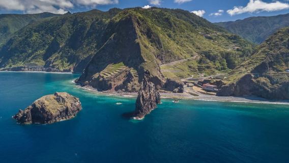 Privé Vespa West Tour-Seixal, São Vicente, Porto Moniz (4 uur)