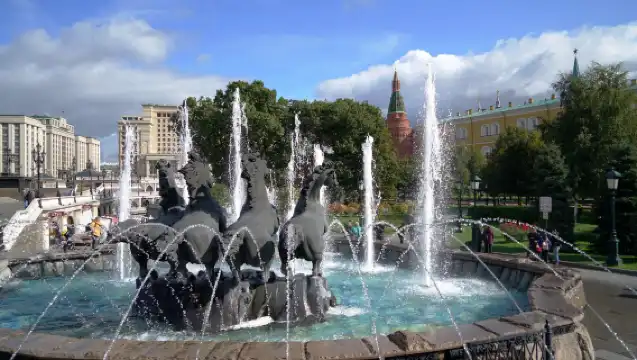 однодневный тур по Москве: Красная Площадь + Мавзолей В.И. Ленина на Красной площади + Александровский сад + смотровая площадка Воробьевы Горы