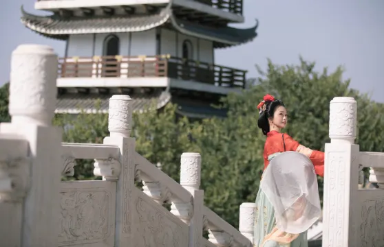 赤水旅拍【丹霞旅遊區丙安古鎮跟拍航拍約拍多語言翻譯本地攝影師】