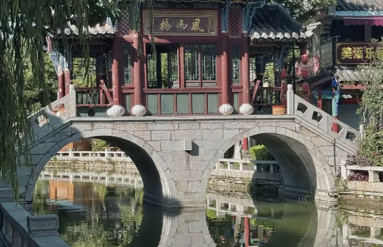 雲南楚雄黑井古鎮+元謀土林+浪巴鋪土林一日遊中英文服務