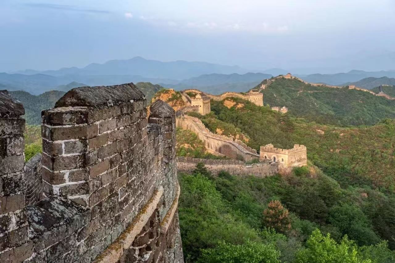 Tagesausflug zur Chinesischen Mauer in Jinshanling in einer kleinen Gruppe von CITS x ZANBUS