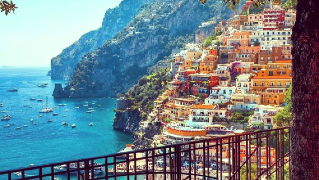 Italien: Klassischer Tagesausflug von Rom nach Amalfi und Positano [Premium-Kleingruppe]