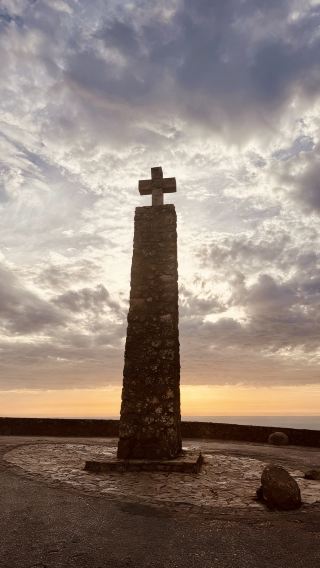 葡萄牙地獄之口+羅卡角+雷加萊拉莊園+佩納宮中文拼團一日遊